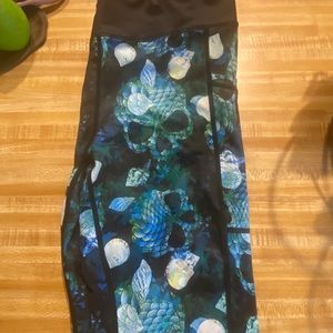 CVG mermaid skulls - like new